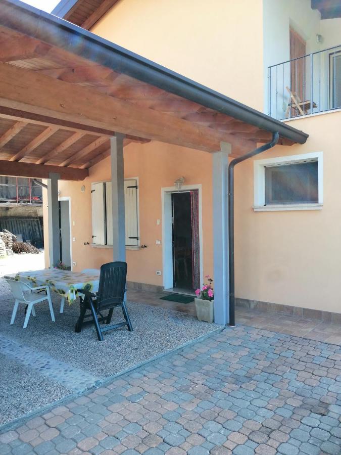 Cascina Legnago Trilocale A 6 Chilometri Da Salo' Apartamento Villanuova sul clisi Exterior foto