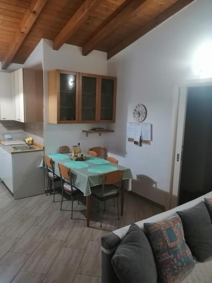 Cascina Legnago Trilocale A 6 Chilometri Da Salo' Apartamento Villanuova sul clisi Exterior foto
