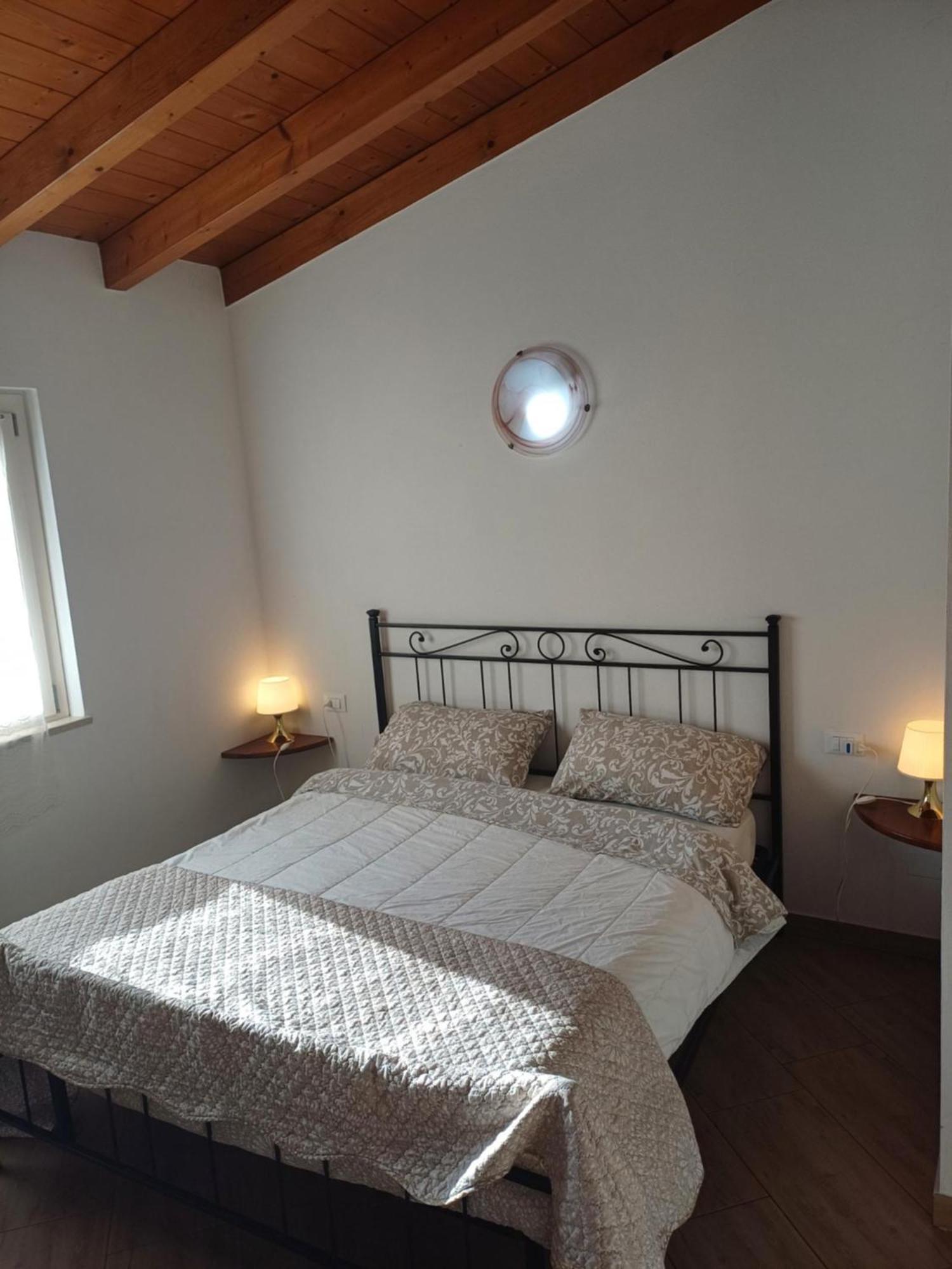 Cascina Legnago Trilocale A 6 Chilometri Da Salo' Apartamento Villanuova sul clisi Exterior foto