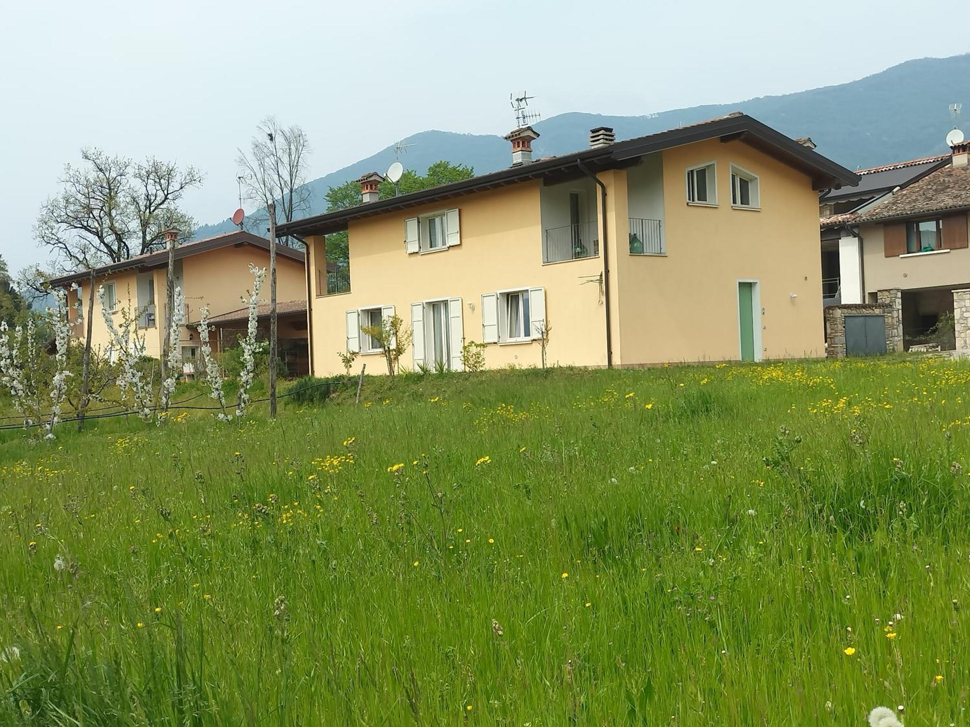 Cascina Legnago Trilocale A 6 Chilometri Da Salo' Apartamento Villanuova sul clisi Exterior foto